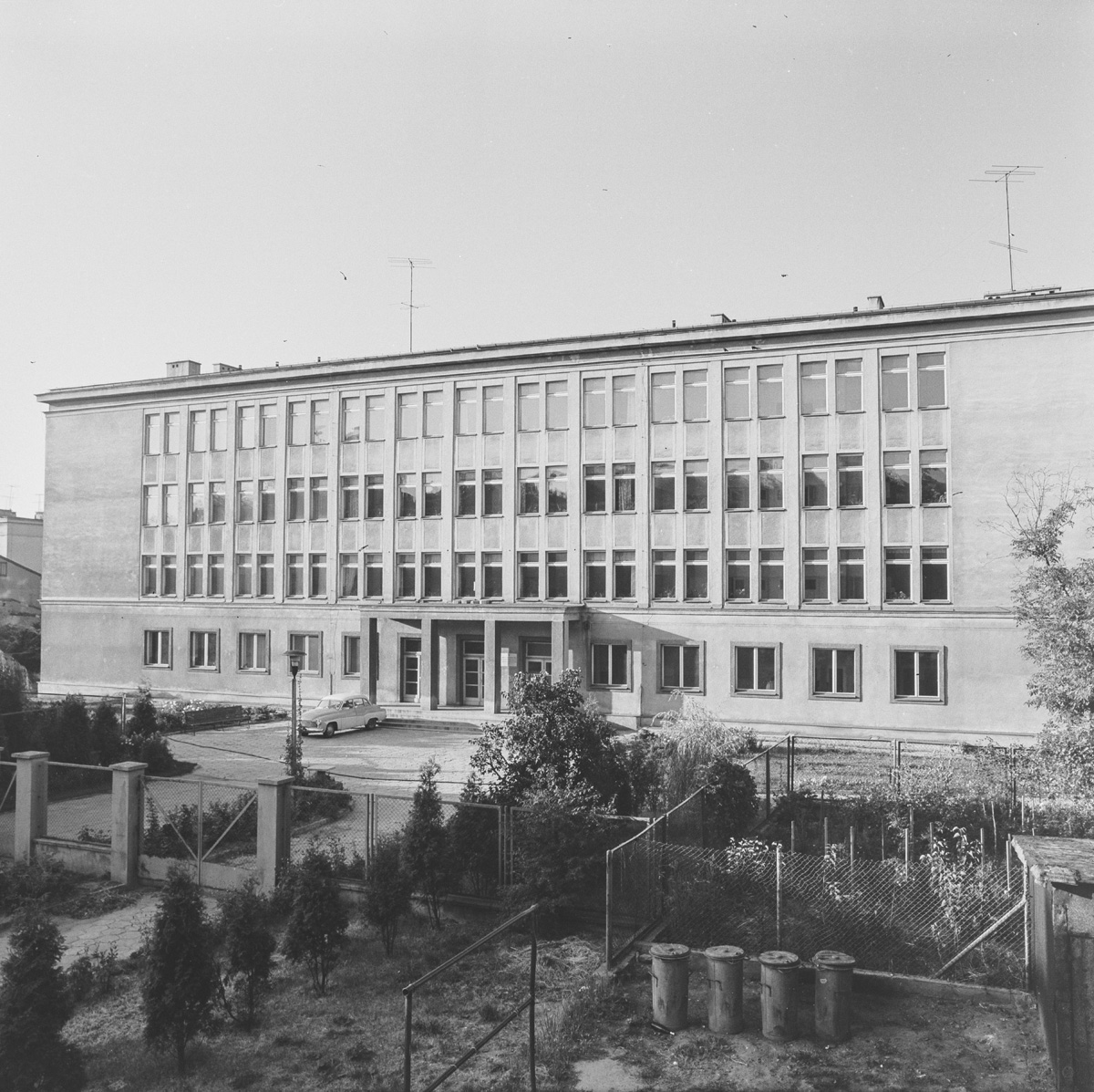 ul. Sienkiewicza – szkoła