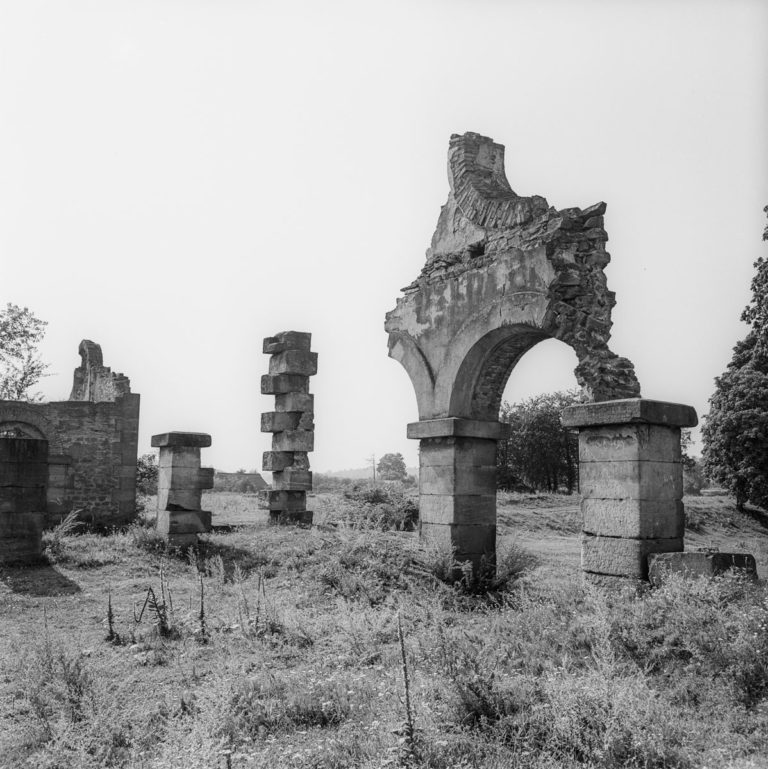Ruiny fabryki