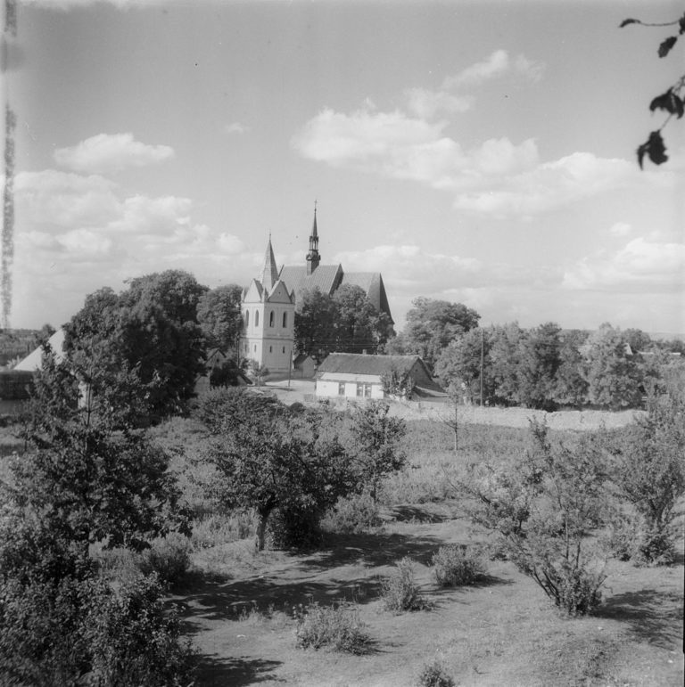 Kościół widok z dworu