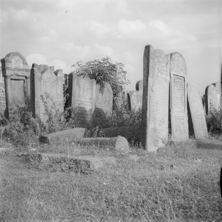 Cmentarz żydowski – nagrobki