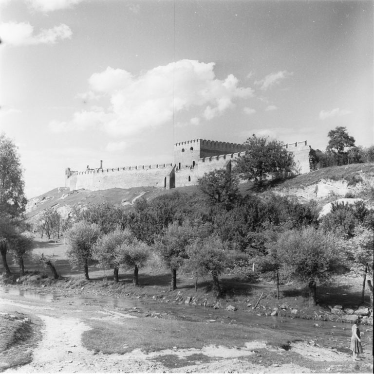 Szydłów mury zamku
