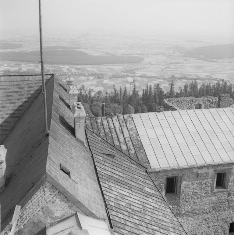 Widok na dachy z klasztoru