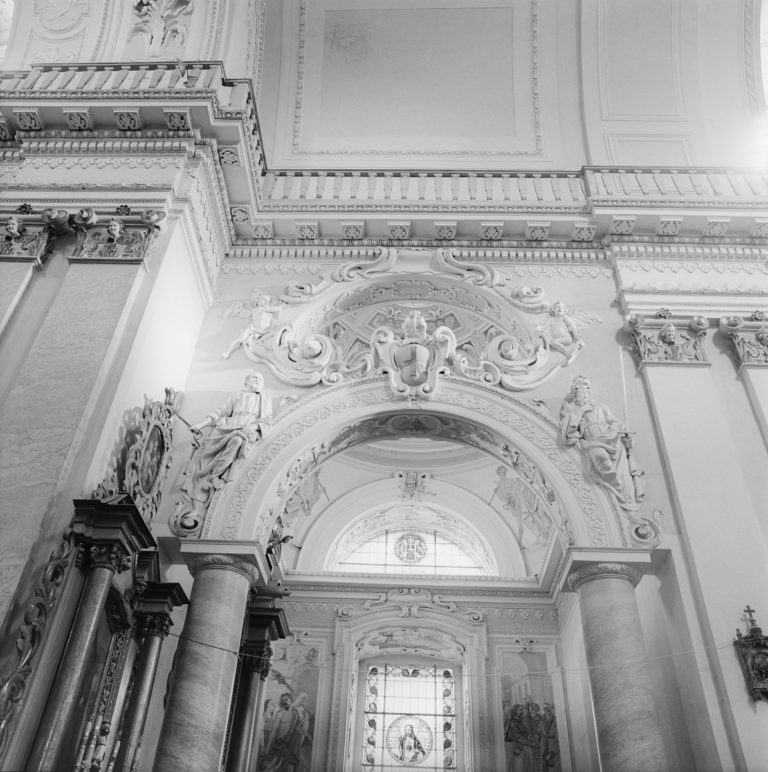 Tarłów – wnętrze kościoła