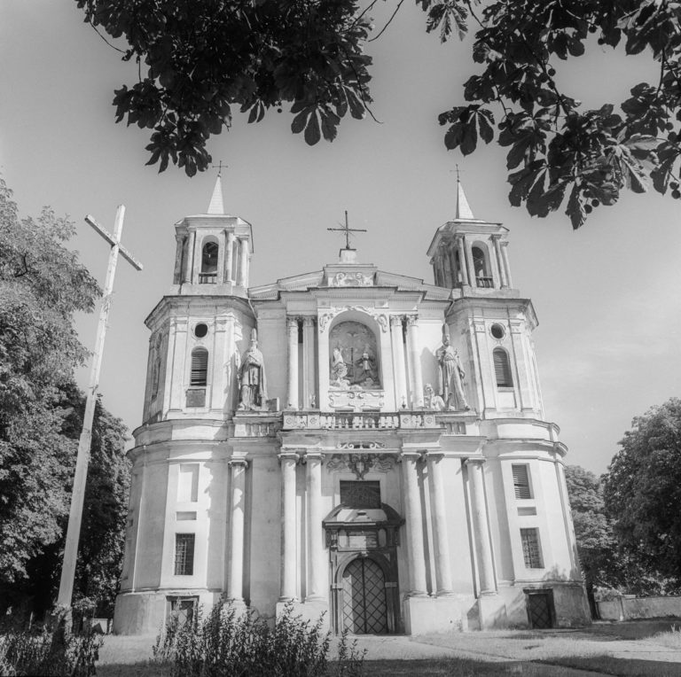 Tarłów – church elevations
