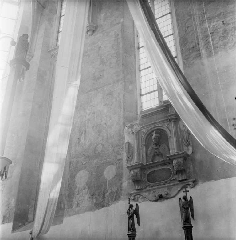 Collegiate church – frescos