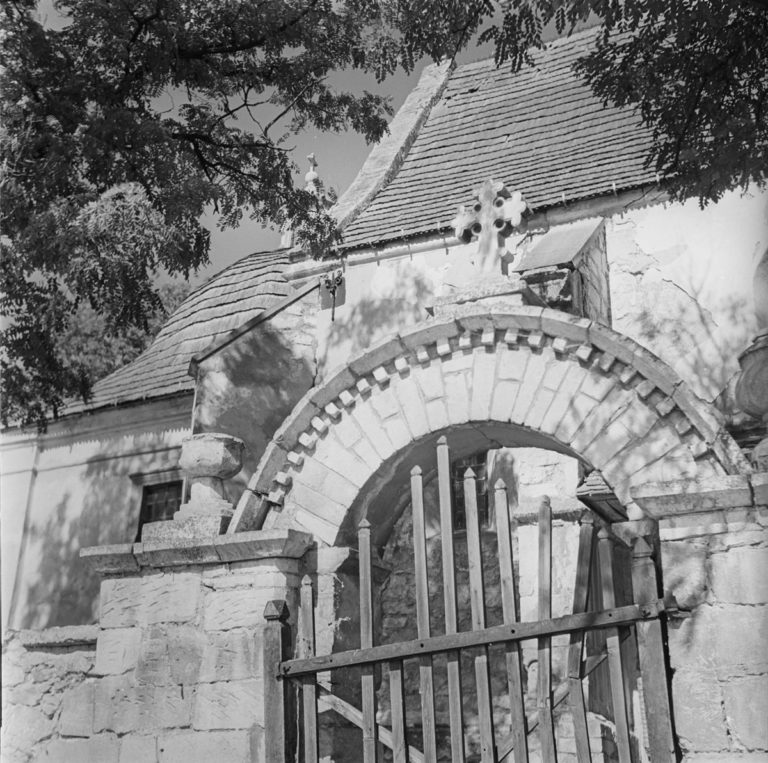 Fragment of the church – with the gate