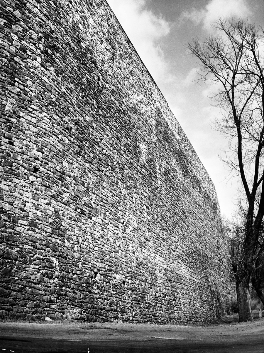 Mur oporowy w Bobrzy